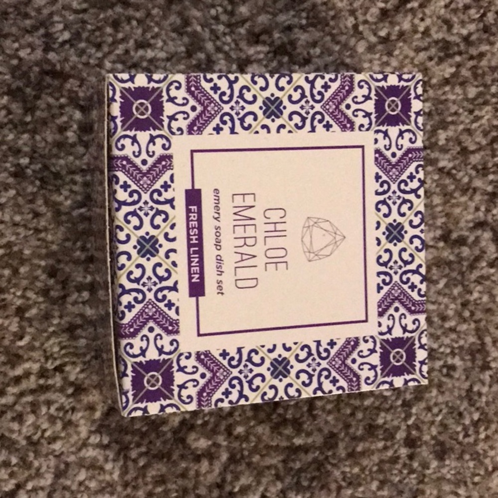Chloe Emerald soap and ceramic soap dish